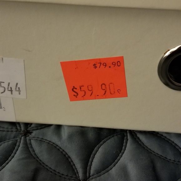 Shoes - Picture 4 of 4